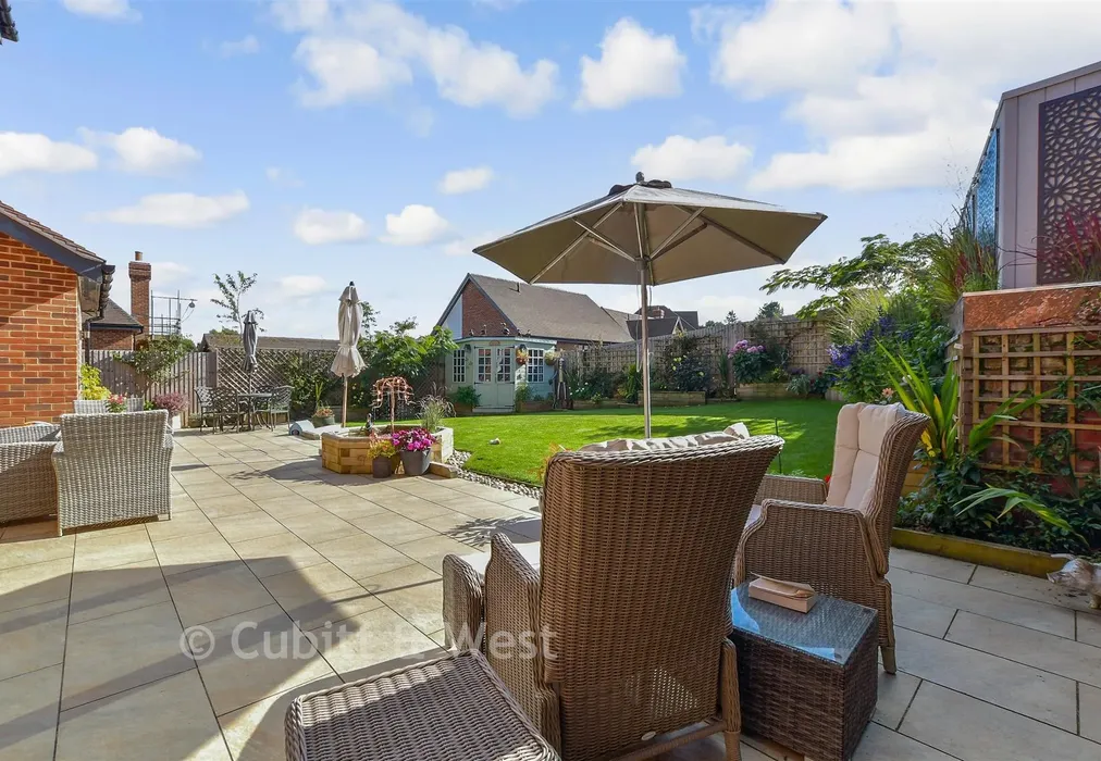 Rear Garden - Orchid Way, Crawley, West Sussex - Wards of Kent