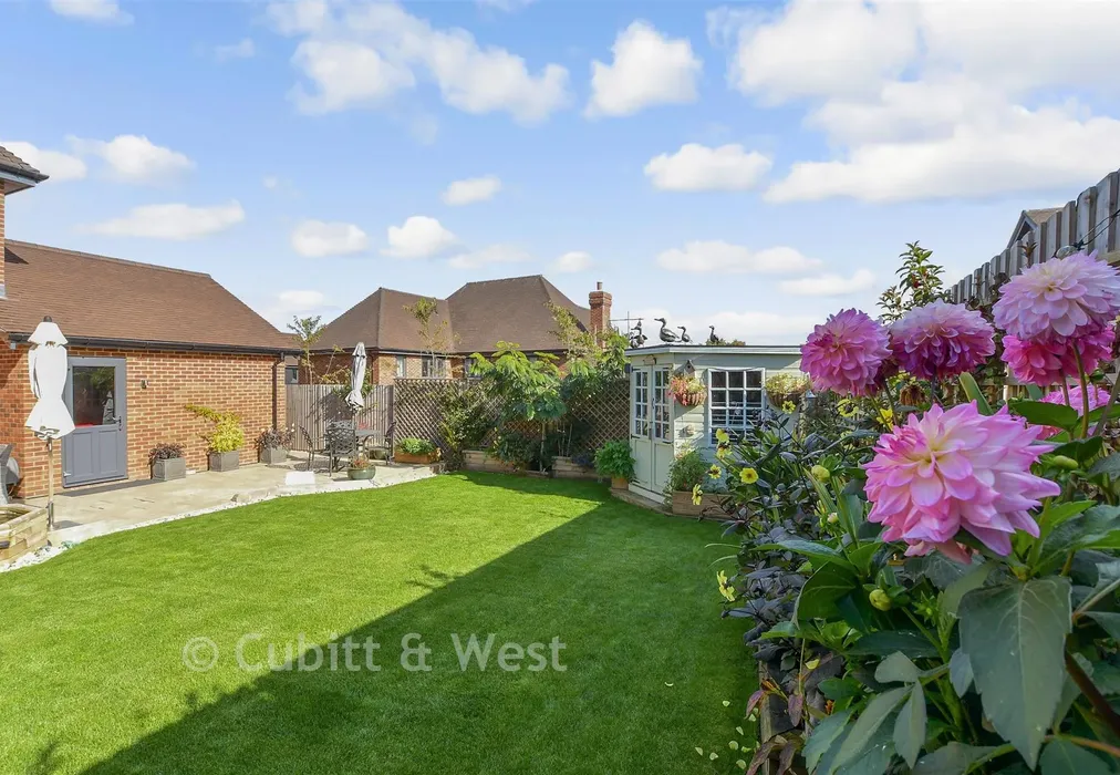 Rear Garden - Orchid Way, Crawley, West Sussex - Wards of Kent