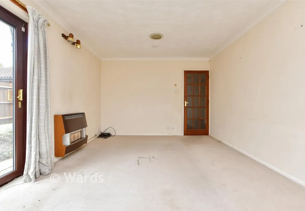 Lounge - King Edward Avenue, Herne Bay, Kent - Wards of Kent