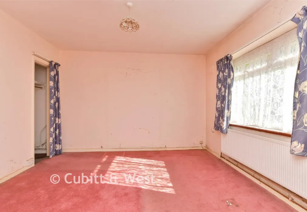 Bedroom 2 - Cuckmere Way, Hollingbury, Brighton, East Sussex - Wards of Kent