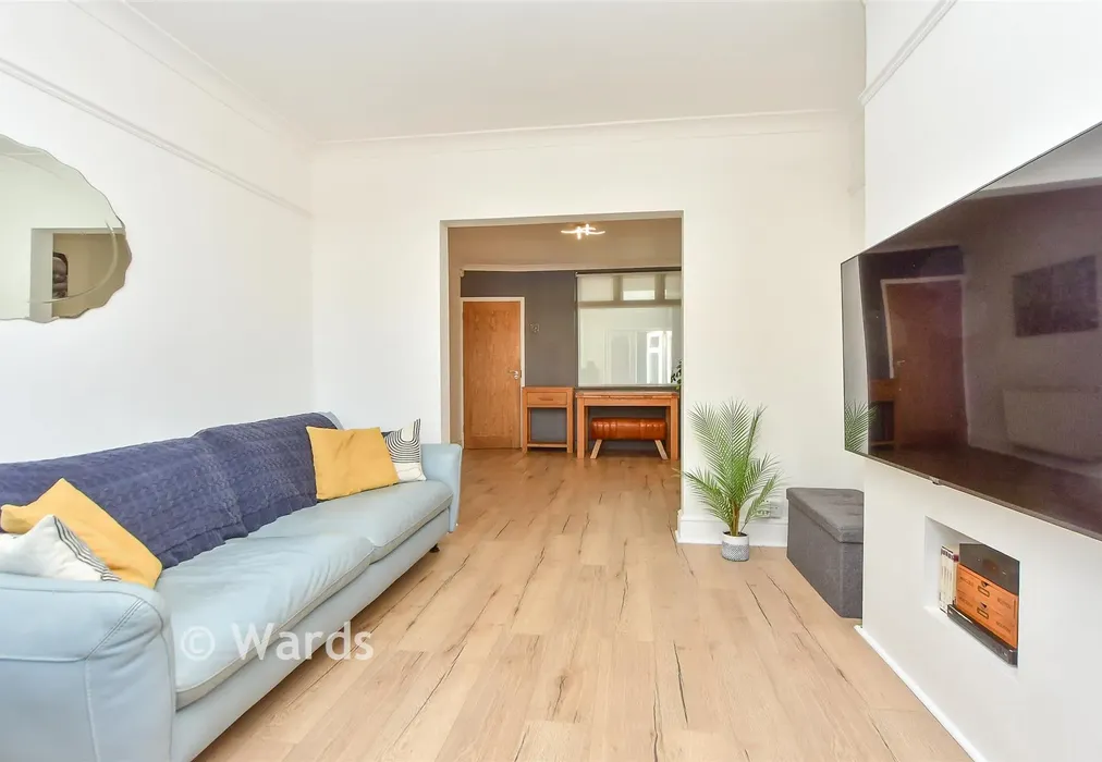 Lounge - Chalkenden Avenue, Gillingham, Kent - Wards of Kent