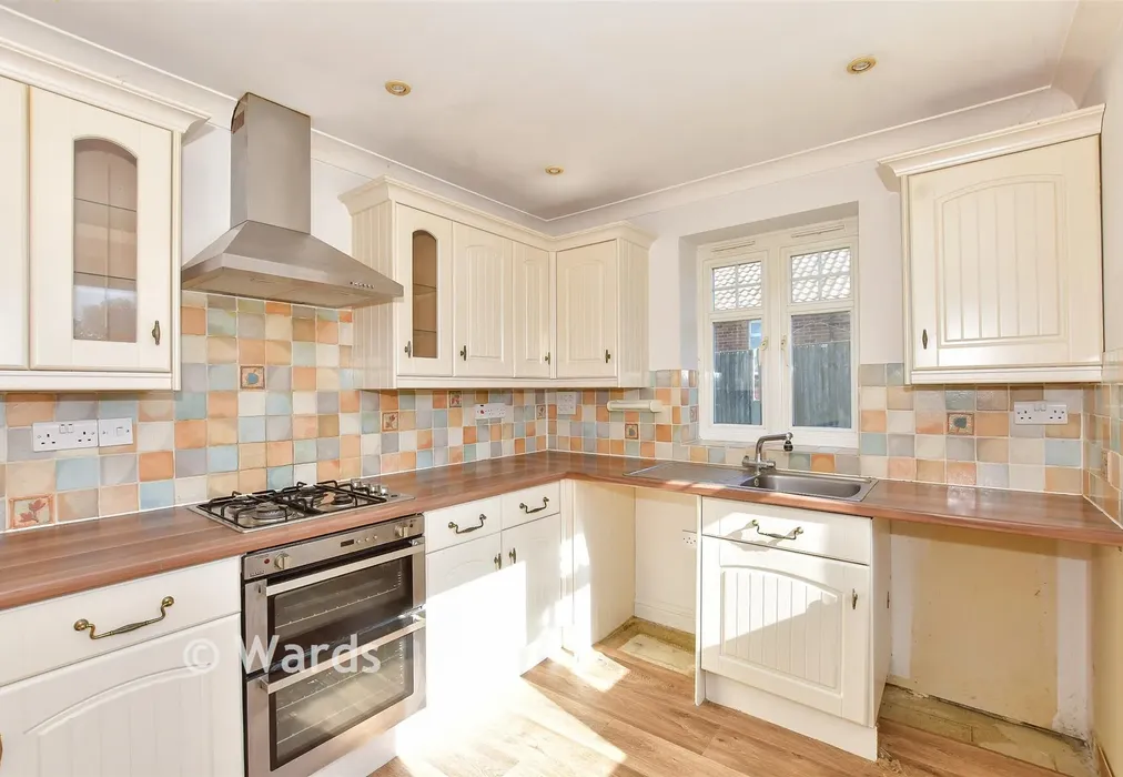 Kitchen - Crossley Avenue, Herne Bay, Kent - Wards of Kent