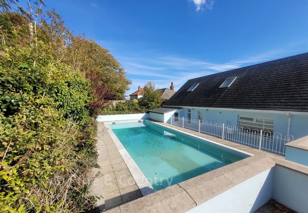 Swimming Pool* - Whitwell Road, Ventnor, Isle of Wight - Wards of Kent