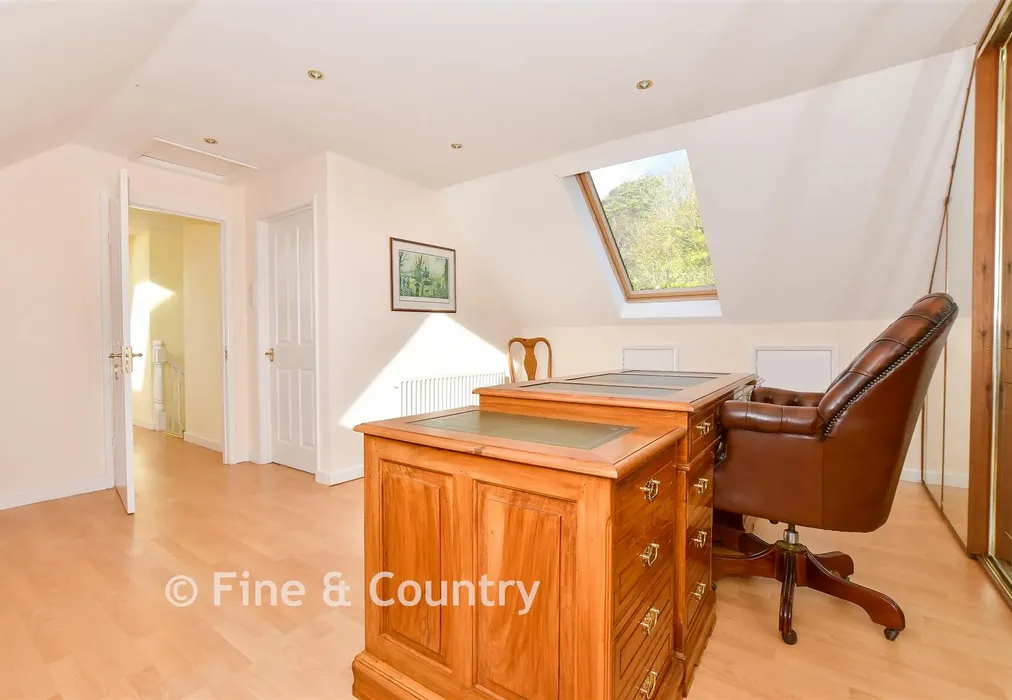 Internal Lifestyle Photograph - Whitwell Road, Ventnor, Isle of Wight - Wards of Kent
