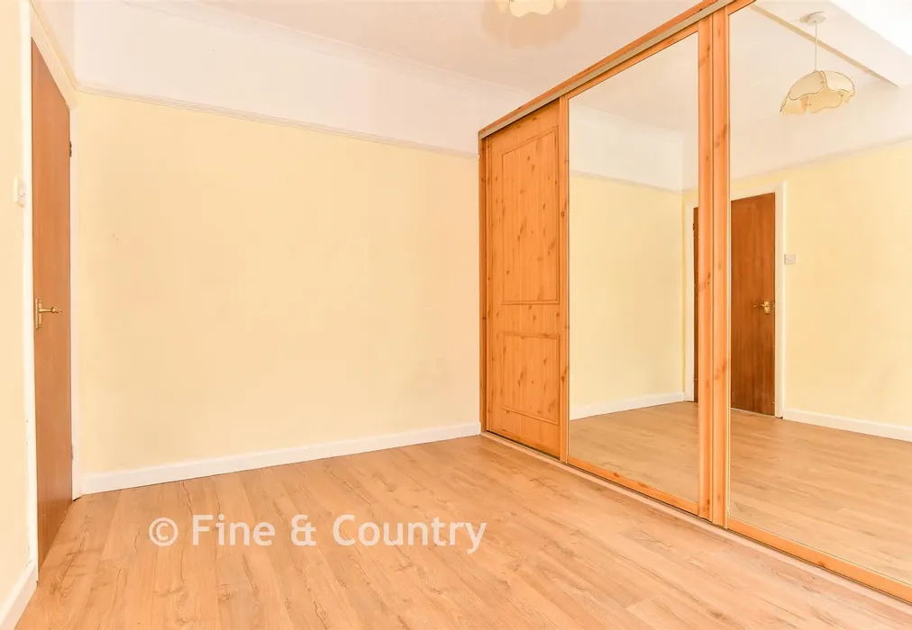 Bedroom 4 - Whitwell Road, Ventnor, Isle of Wight - Wards of Kent