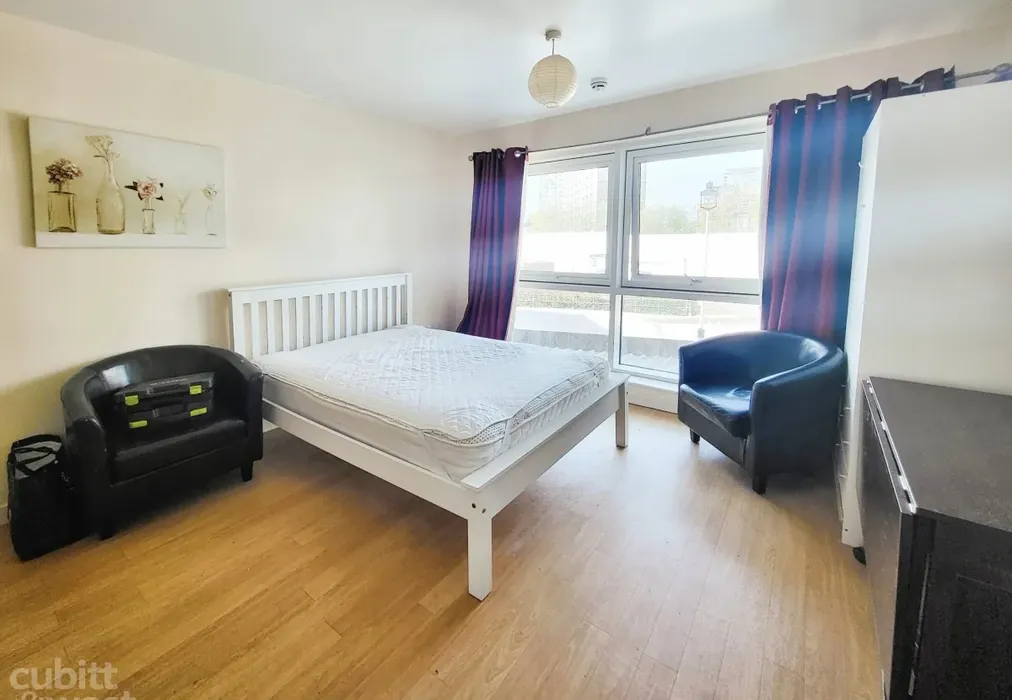 10e77efa-Internal... - Gunwharf Quays Portsmouth PO1 - Wards of Kent