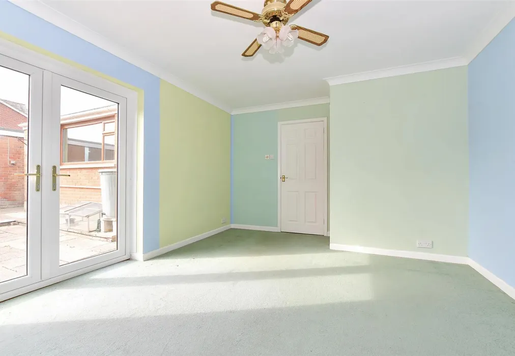Sitting Room - Newport Road, Ventnor, Isle of Wight - Wards of Kent