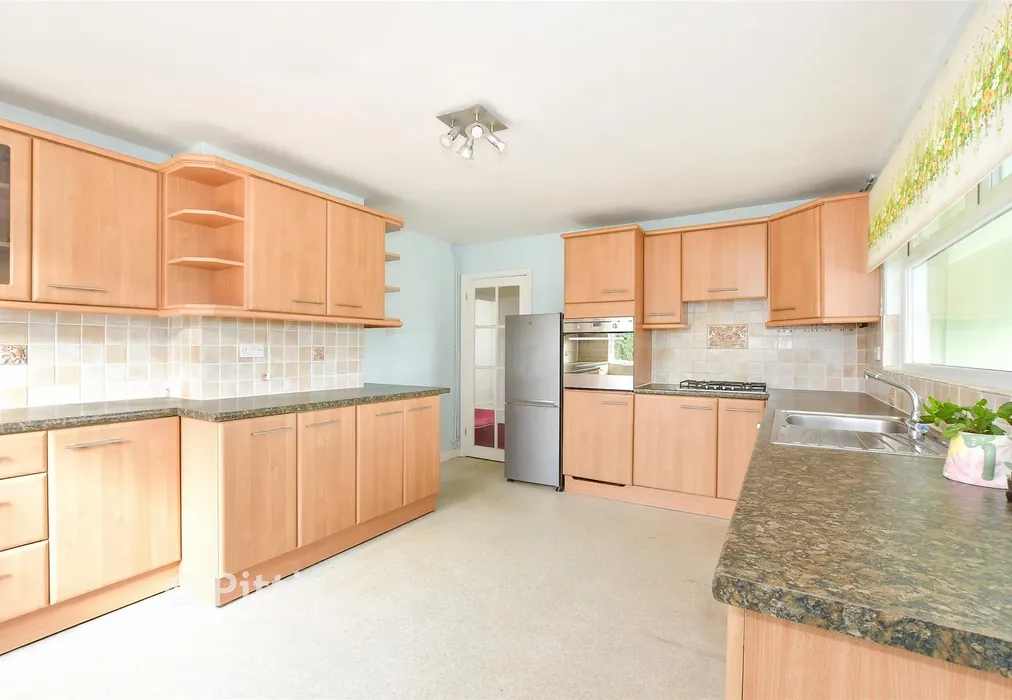 Kitchen - Newport Road, Ventnor, Isle of Wight - Wards of Kent