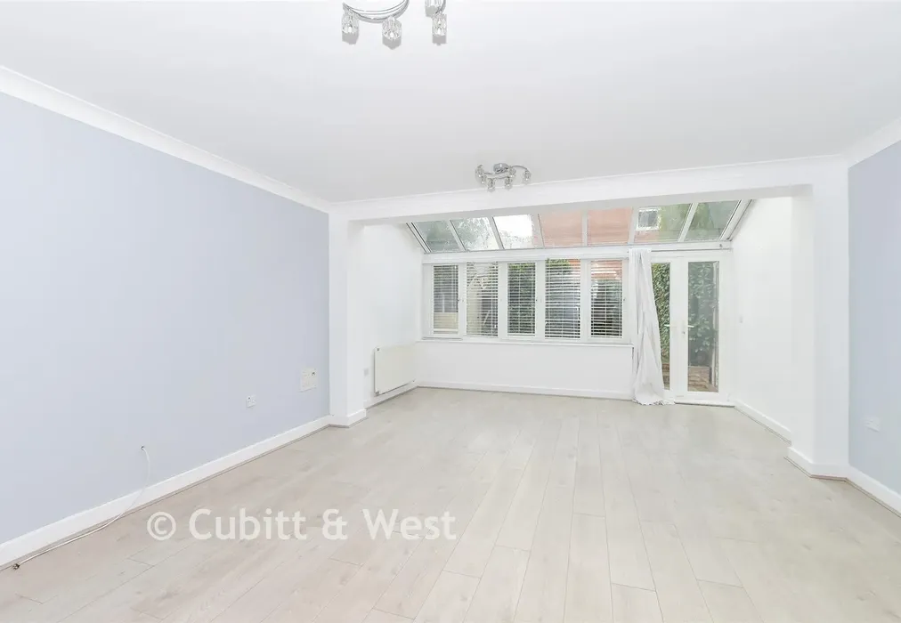 Living Room - Goodworth Road, Redhill, Surrey - Wards of Kent