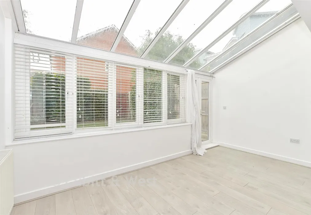 Living Room - Goodworth Road, Redhill, Surrey - Wards of Kent