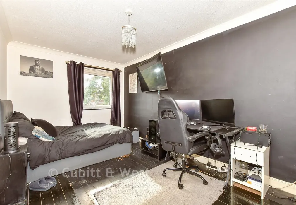Bedroom 2 - Oracle Drive, Waterlooville, Hampshire - Wards of Kent