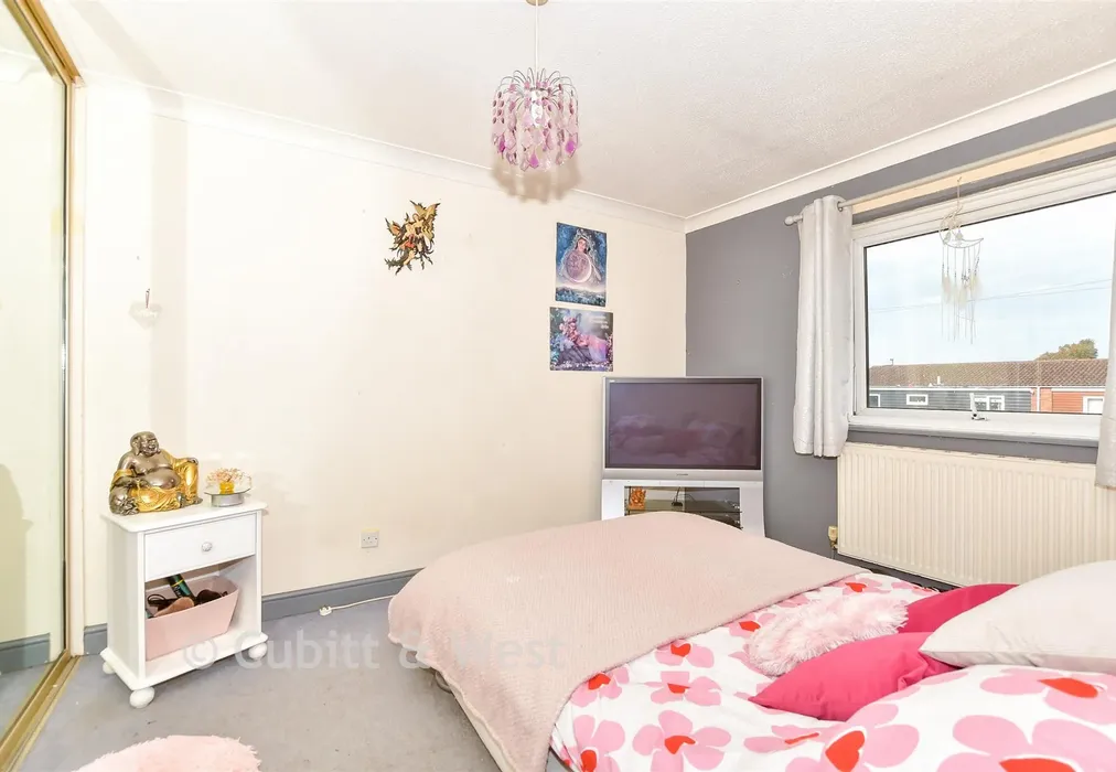 Bedroom 1 - Oracle Drive, Waterlooville, Hampshire - Wards of Kent