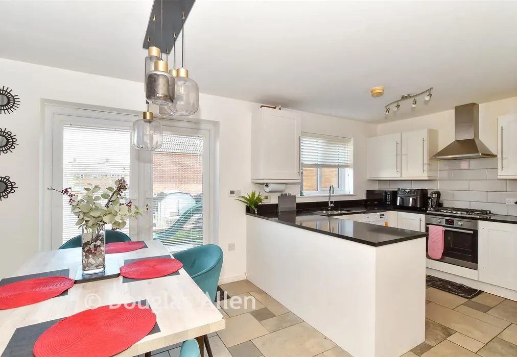 Kitchen/Diner - Rosen Crescent, Brentwood, Essex - Wards of Kent