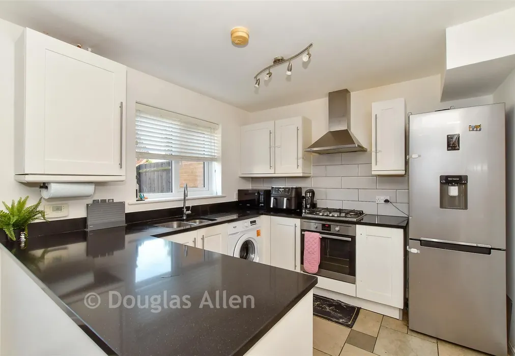 Kitchen/Diner - Rosen Crescent, Brentwood, Essex - Wards of Kent