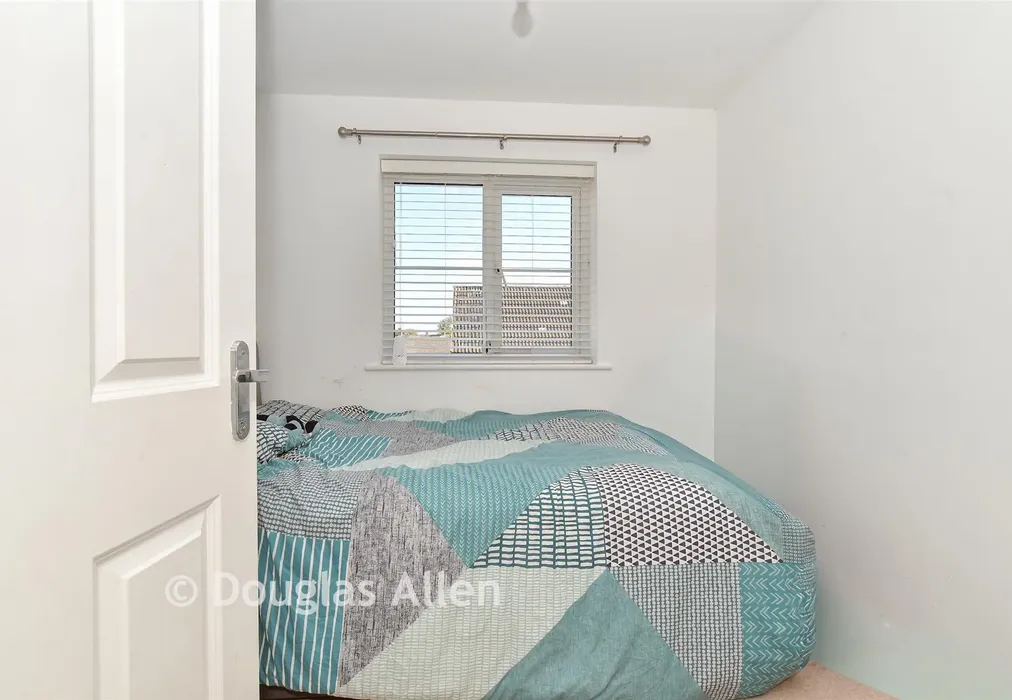 Bedroom 3 - Rosen Crescent, Brentwood, Essex - Wards of Kent