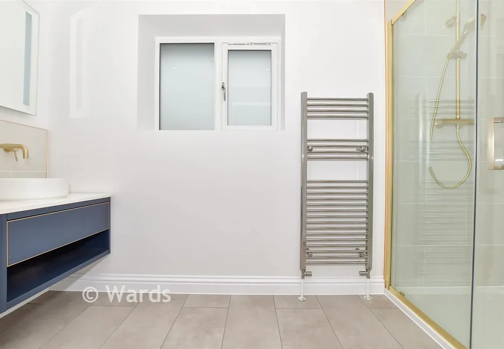 En-Suite Shower Room - Great Elms, Hadlow, Tonbridge, Kent - Wards of Kent