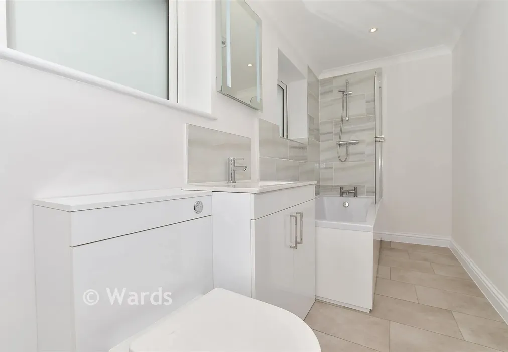 Bathroom - Great Elms, Hadlow, Tonbridge, Kent - Wards of Kent
