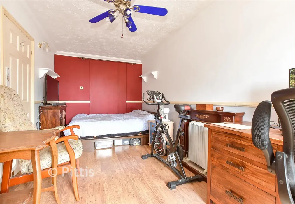 Living Room - St. Michael's Avenue, Haylands, Ryde, Isle of Wight - Wards of Kent