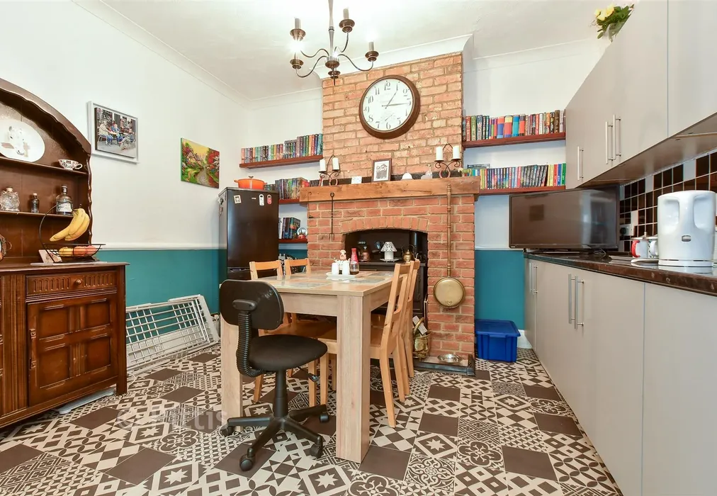 Dining Area - St. Michael's Avenue, Haylands, Ryde, Isle of Wight - Wards of Kent