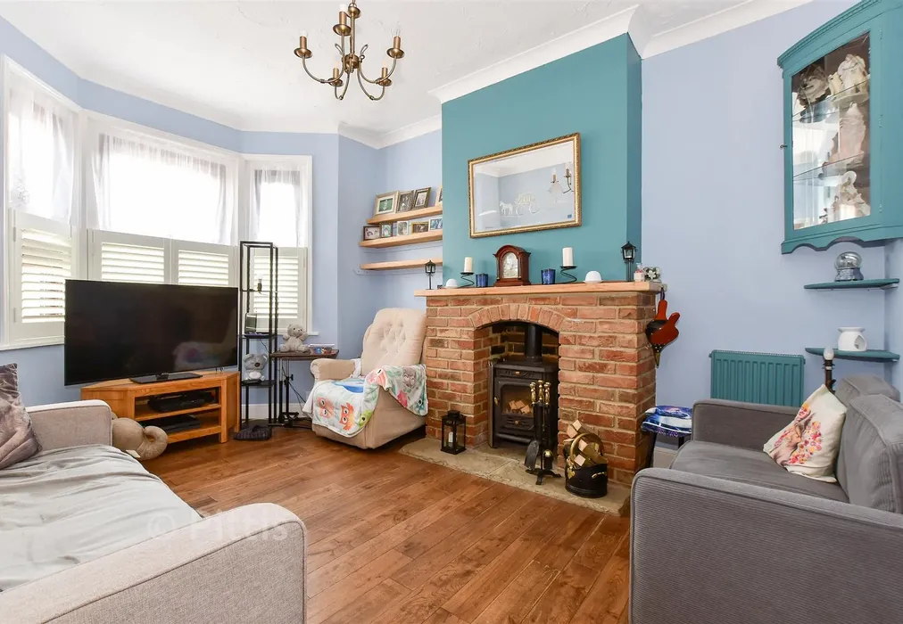 Lounge - St. Michael's Avenue, Haylands, Ryde, Isle of Wight - Wards of Kent