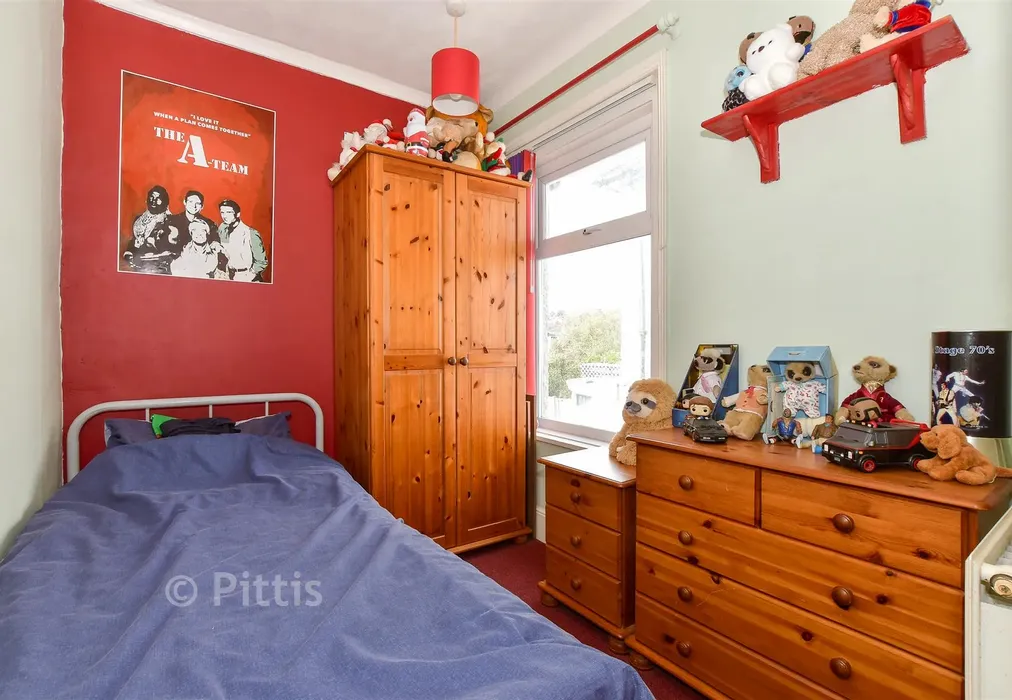 Bedroom 3 - St. Michael's Avenue, Haylands, Ryde, Isle of Wight - Wards of Kent