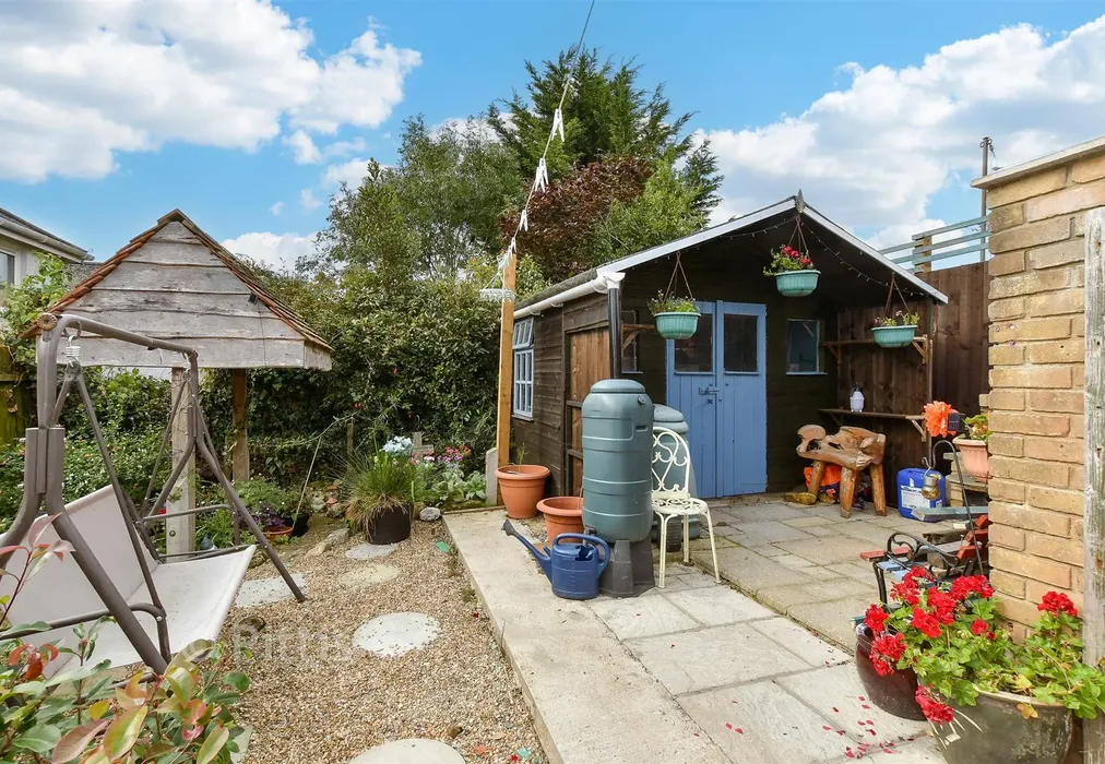 Rear Garden - St. Michael's Avenue, Haylands, Ryde, Isle of Wight - Wards of Kent