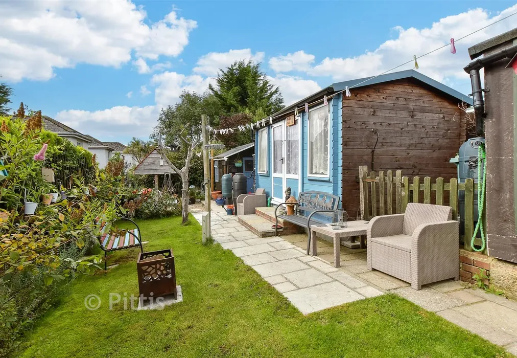 Rear Garden - St. Michael's Avenue, Haylands, Ryde, Isle of Wight - Wards of Kent