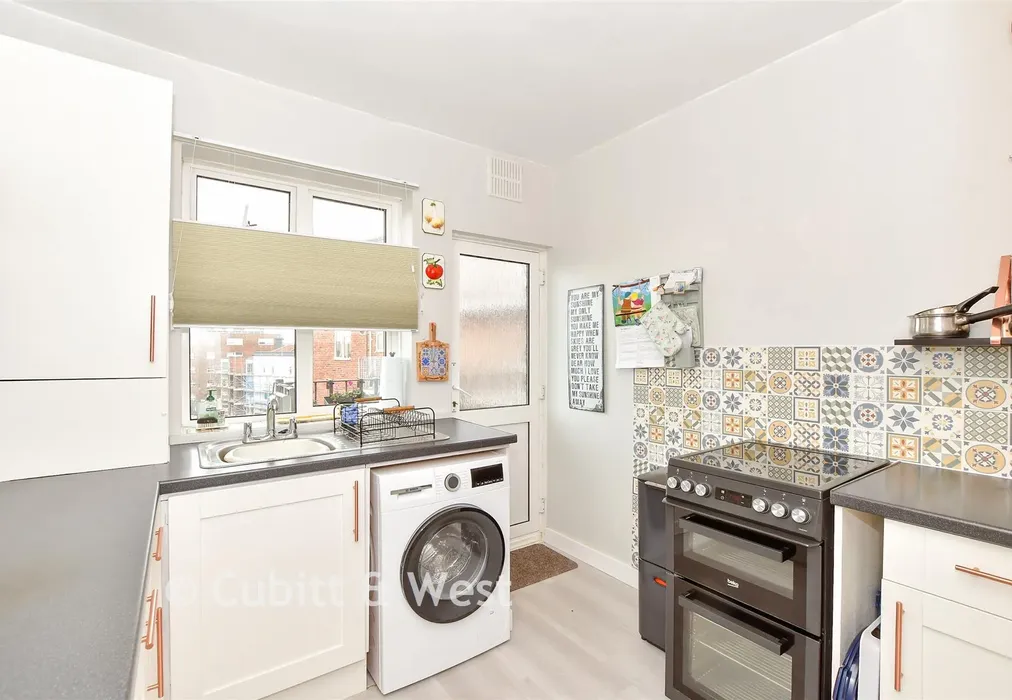 Kitchen - Clarence Parade, Southsea, Hampshire - Wards of Kent