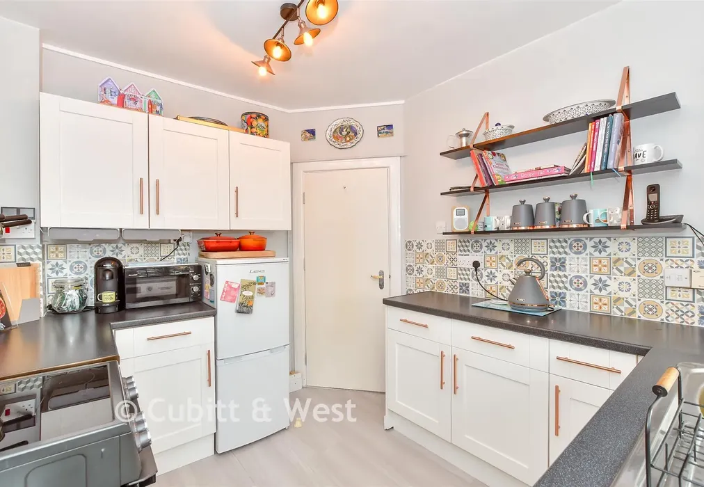 Kitchen - Clarence Parade, Southsea, Hampshire - Wards of Kent