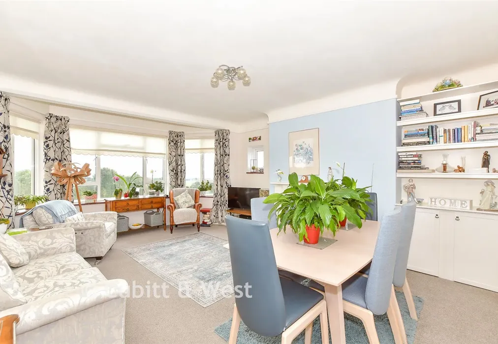 Lounge - Clarence Parade, Southsea, Hampshire - Wards of Kent