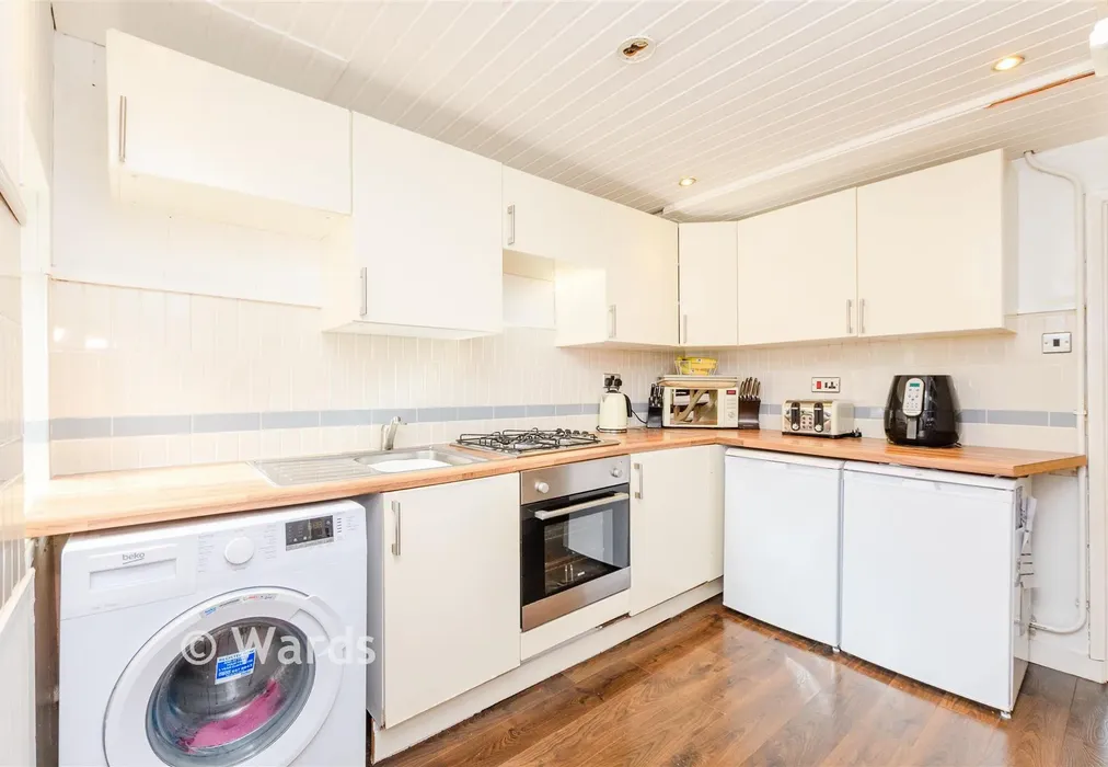 Kitchen - New Road, South Darenth, Dartford, Kent - Wards of Kent