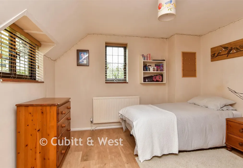 Bedroom 2 - Town Littleworth, Cooksbridge, Lewes, East Sussex - Wards of Kent