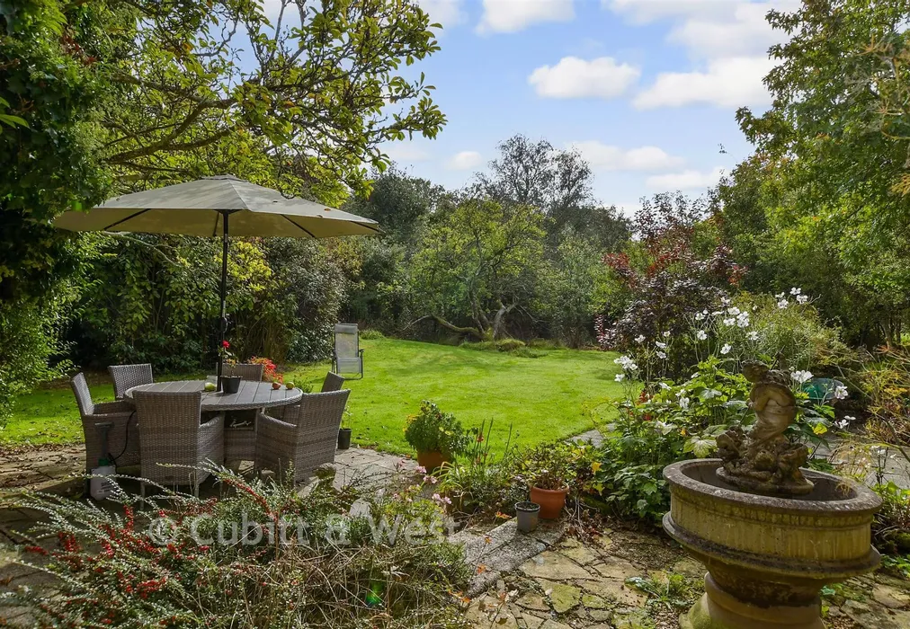 Rear Garden - Town Littleworth, Cooksbridge, Lewes, East Sussex - Wards of Kent