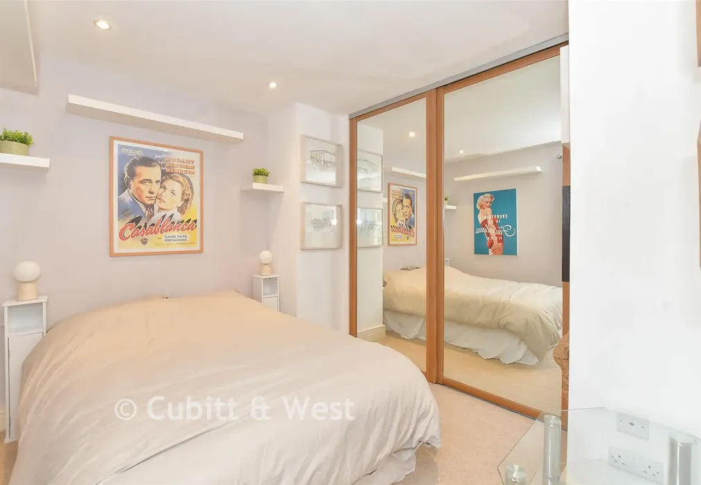Bedroom 2 - Surrey Street, Arundel, West Sussex - Wards of Kent