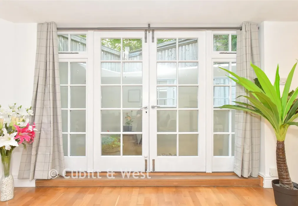 Internal Feature - Surrey Street, Arundel, West Sussex - Wards of Kent
