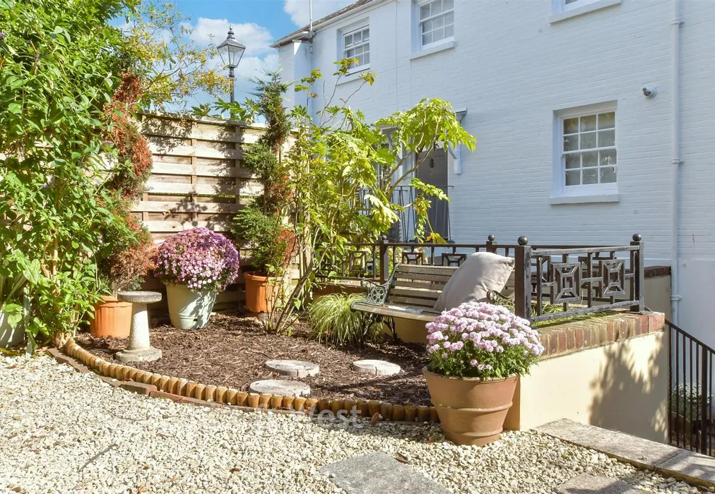 External Feature - Surrey Street, Arundel, West Sussex - Wards of Kent