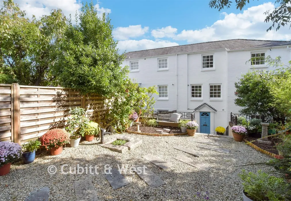 Front Garden - Surrey Street, Arundel, West Sussex - Wards of Kent
