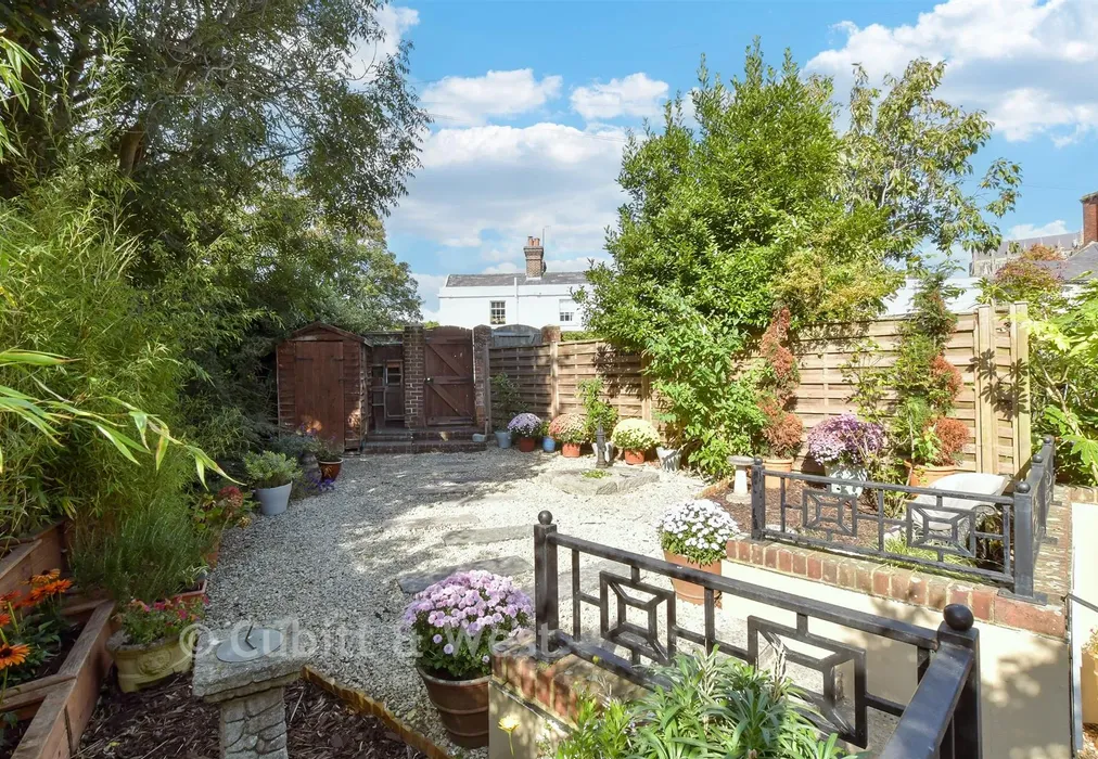 Front Garden - Surrey Street, Arundel, West Sussex - Wards of Kent