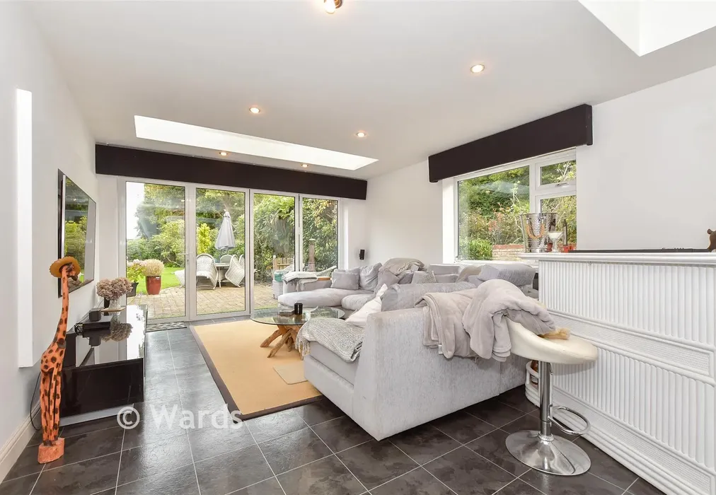 Family Room - Canterbury Road, Challock, Ashford, Kent - Wards of Kent