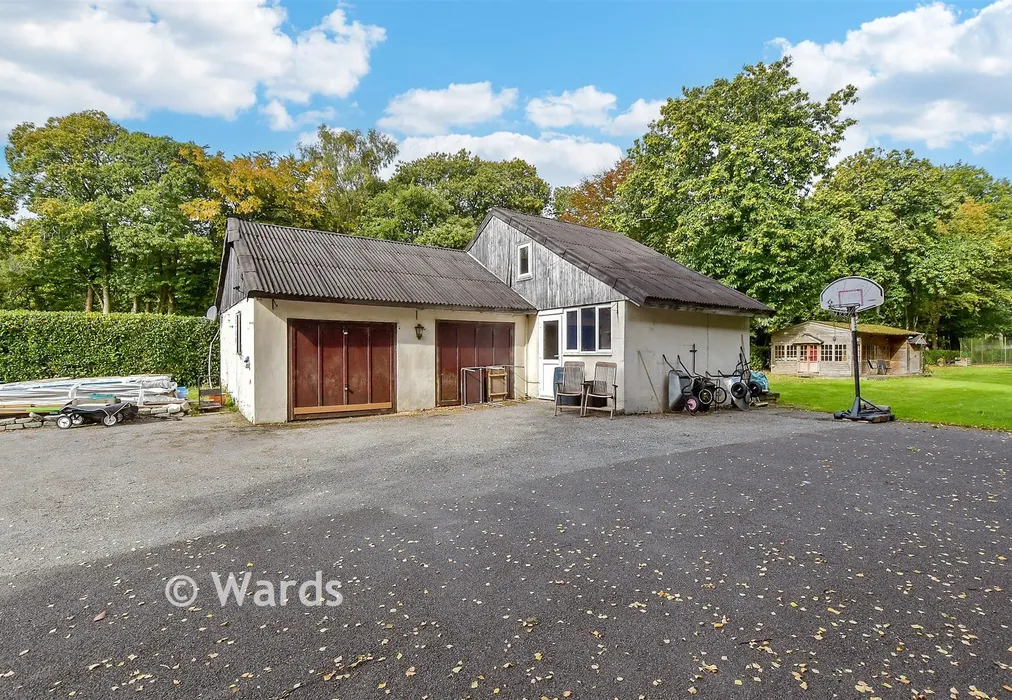 Workshop/Outbuildings - Canterbury Road, Challock, Ashford, Kent - Wards of Kent