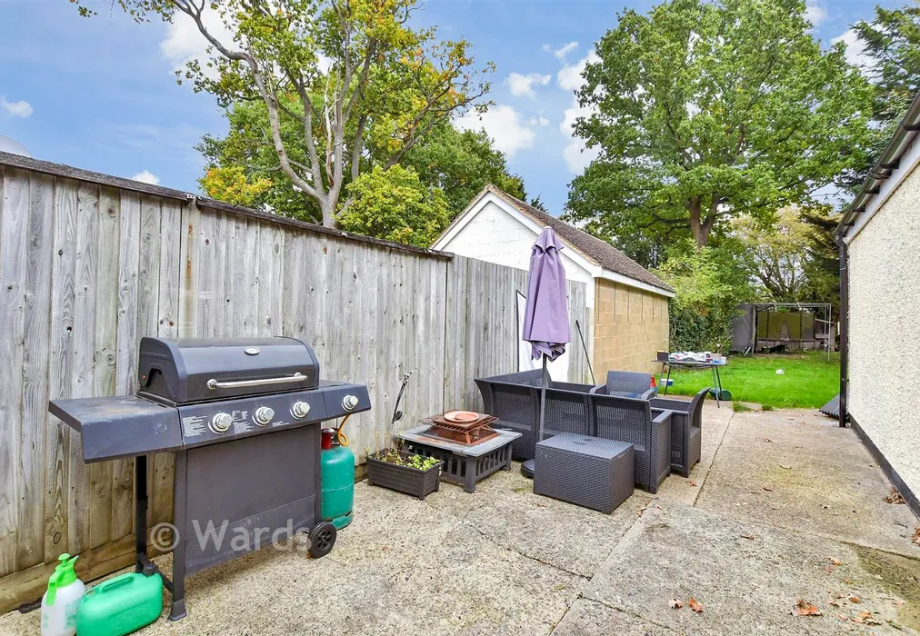 Side Garden - Sutton Road, Maidstone, Kent - Wards of Kent