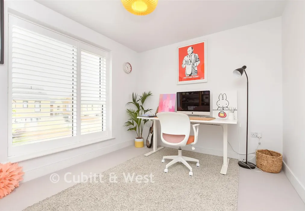 Bedroom 5 - Songhurst Gardens, Pease Pottage, Crawley, West Sussex - Wards of Kent