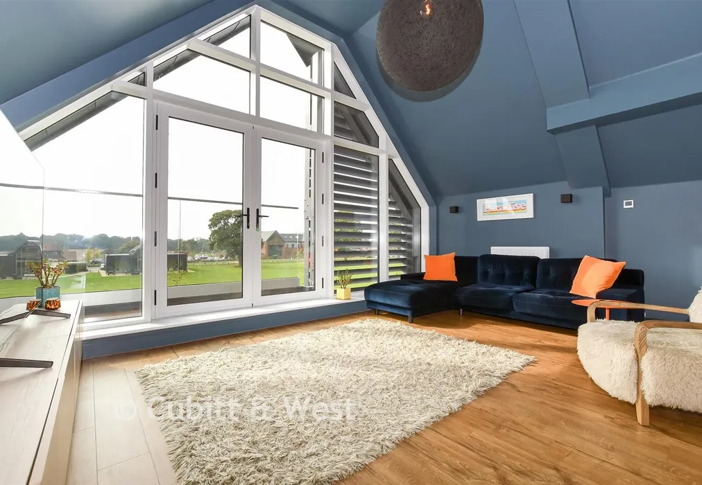 Kitchen Family/Dining Area - Songhurst Gardens, Pease Pottage, Crawley, West Sussex - Wards of Kent