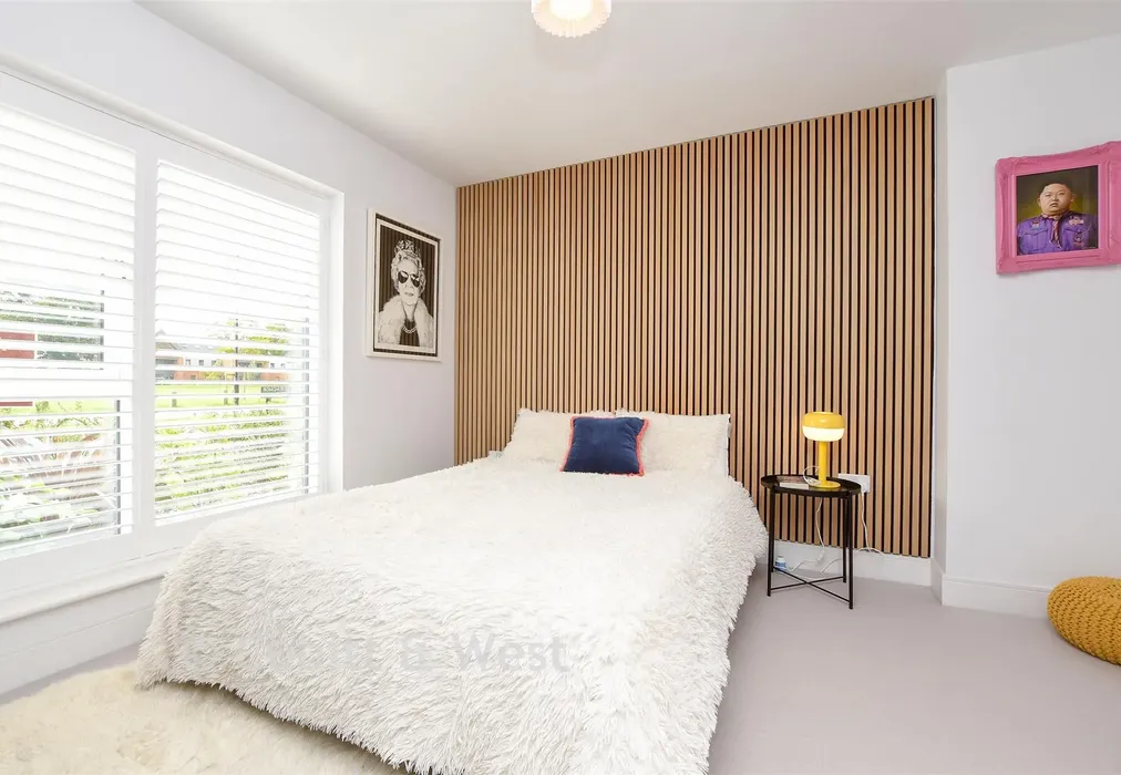 Bedroom 2 - Songhurst Gardens, Pease Pottage, Crawley, West Sussex - Wards of Kent