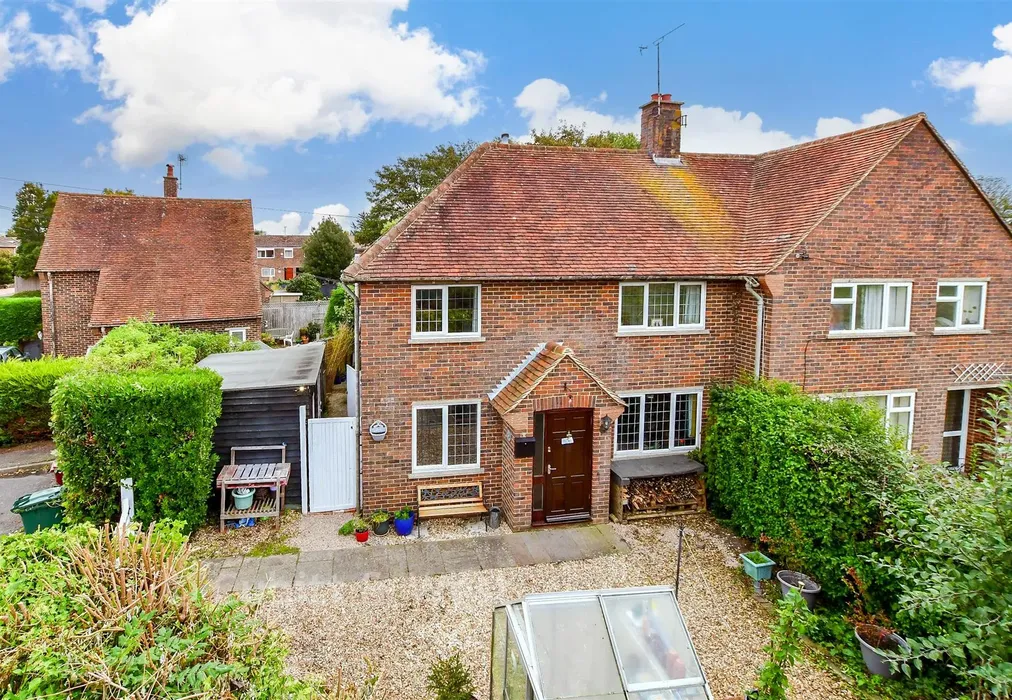 Front (WEB) - Hearn Close, Tangmere, Chichester, West Sussex - Wards of Kent
