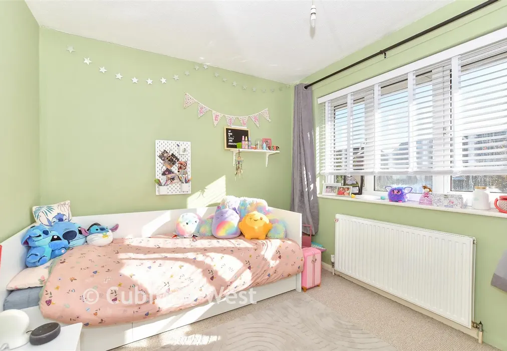 Bedroom 2 - Nutwick Road, Havant, Hampshire - Wards of Kent