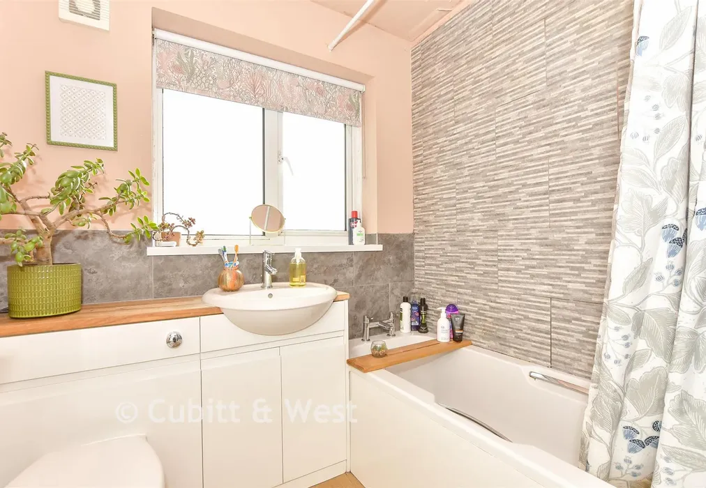 ` - Nutwick Road, Havant, Hampshire - Wards of Kent