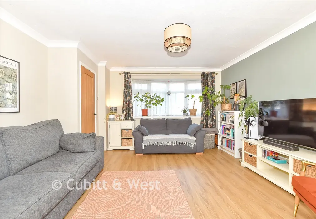 Lounge - Nutwick Road, Havant, Hampshire - Wards of Kent