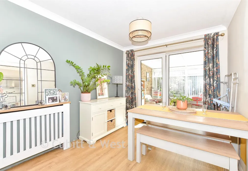 Internal Lifestyle Photograph - Nutwick Road, Havant, Hampshire - Wards of Kent
