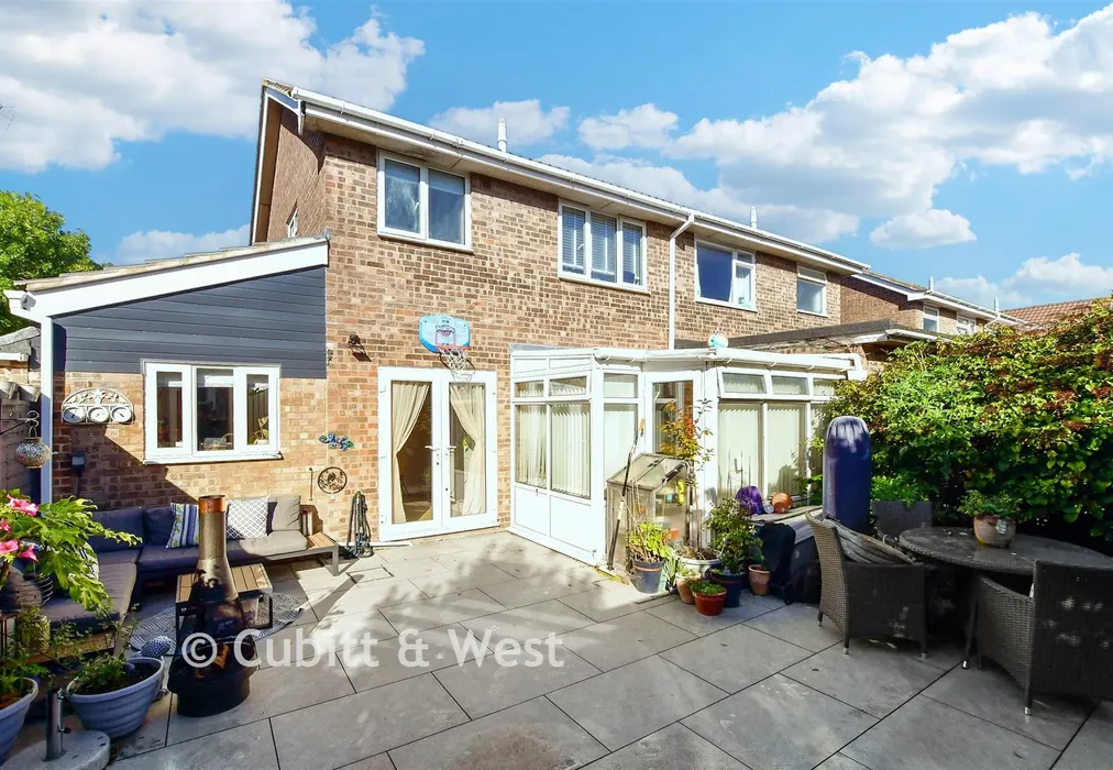 Rear Garden - Nutwick Road, Havant, Hampshire - Wards of Kent